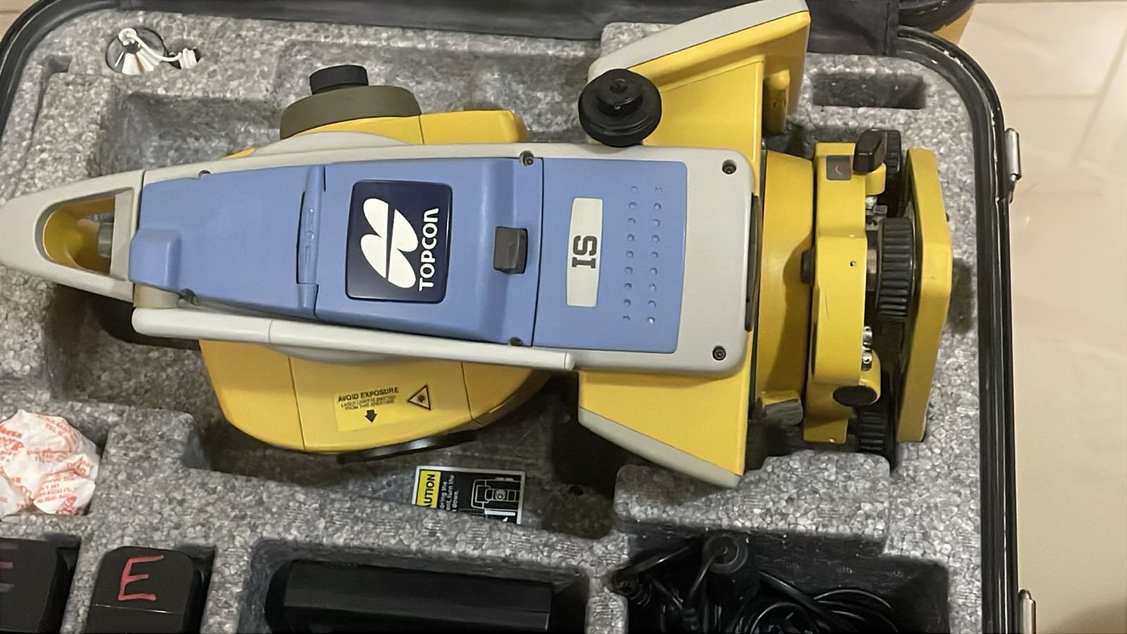 توتال ستيشن بحالة فوق الممتازة TOPCON IS 301