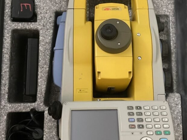 توتال ستيشن بحالة فوق الممتازة TOPCON IS 301